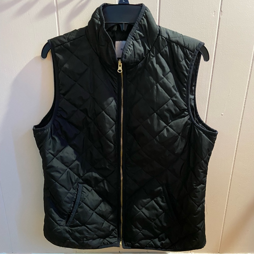 Black vest from old navy. Size Large